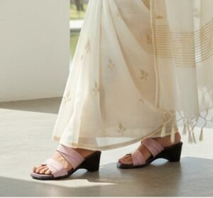 Elara Gloss Mid-Heel Slides – Mauve Pink