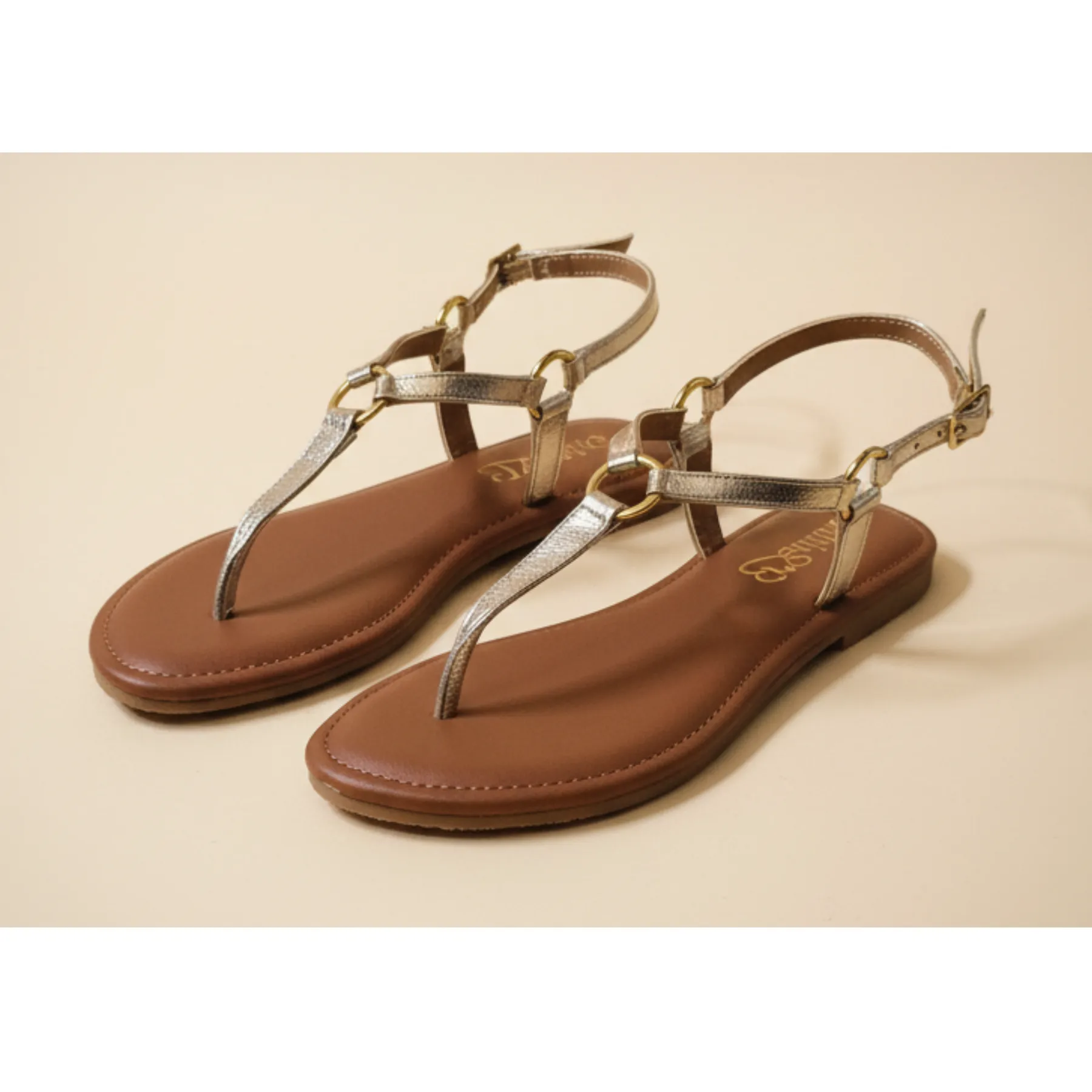 StrideLux Aurelia Ring-Link Toe-Ring Flat Sandals – Luxe Gold